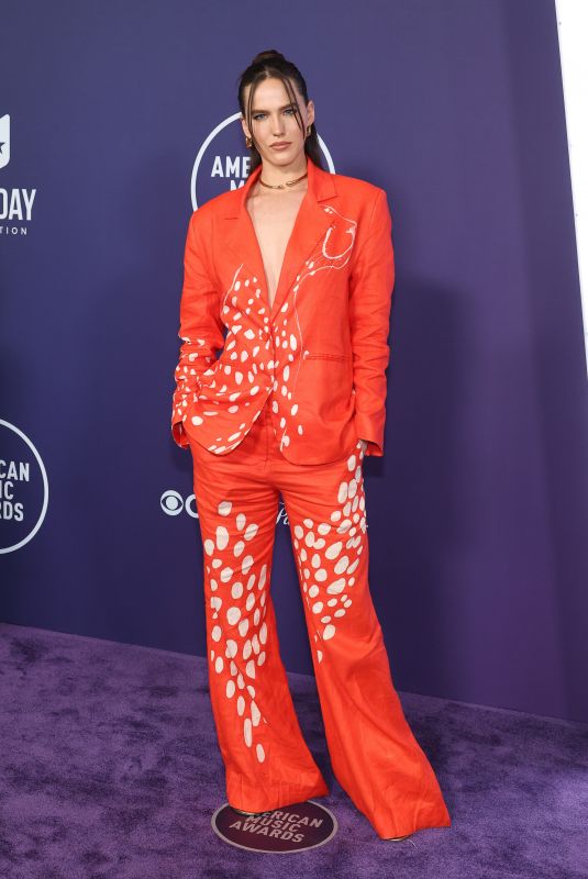 SOFI TUKKER at 2025 American Music Awards in Las Vegas 05/26/2025