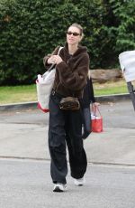 WHITENY PORT Shopping at Farmer