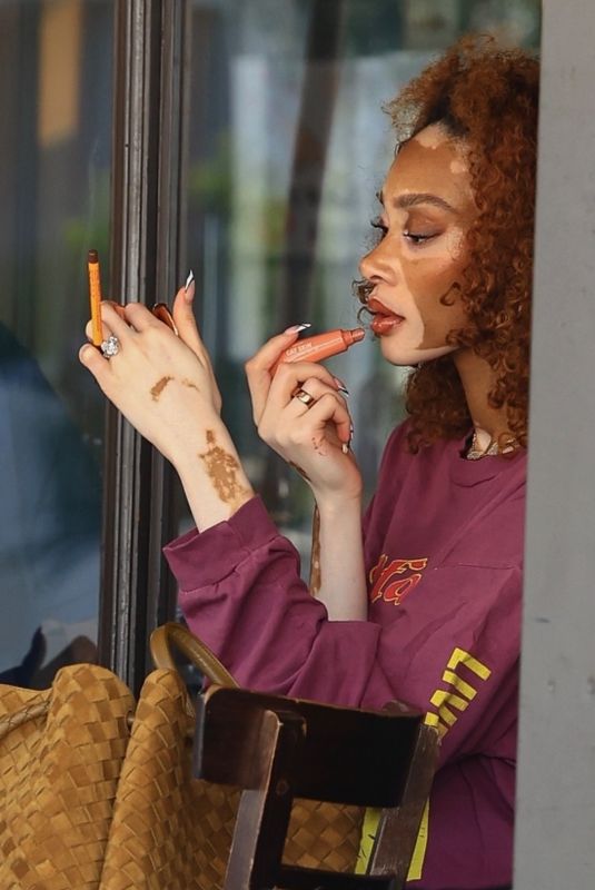 WINNIE HARLOW Leaves Il Pastaio in Beverly Hills 05/27/2025