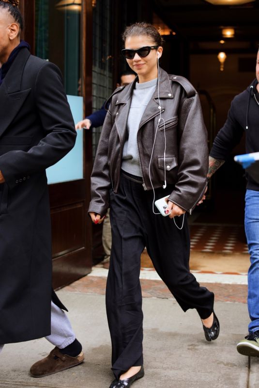 ZENDAYA Leaves Her Hotel Morning After Met Gala in New York 05/06/2025