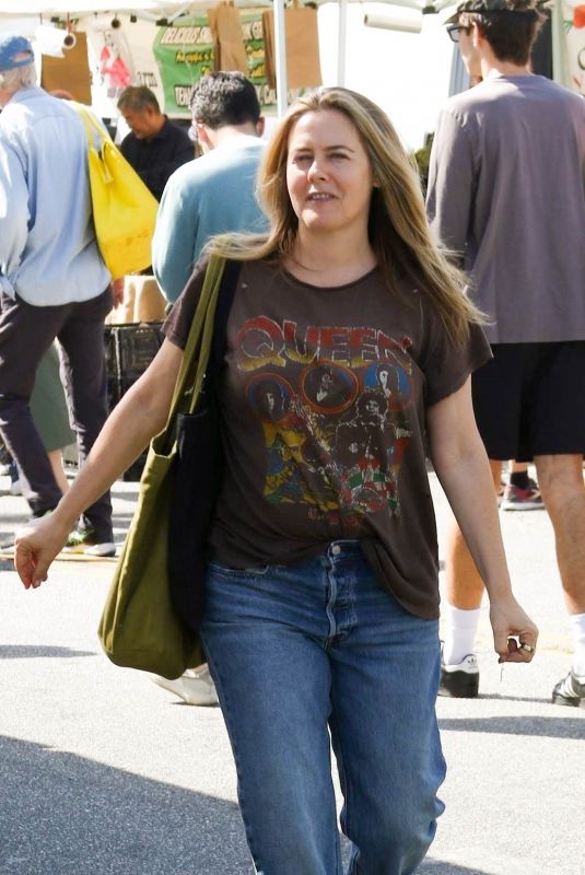 ALICIA SILVERSTONE Out Shopping at Farmer’s Market 06/22/2025