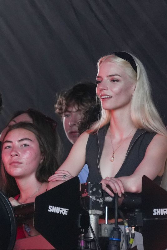 ANYA TAYLOR-JOY at Alanis Morissette’s Concert at Glastonbury Festival in Glastonbury 06/27/2025