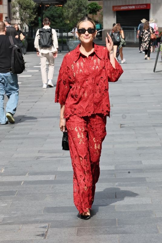 ASHLEY ROBERTS All in Red Leaves Heart Radio 06/25/2025