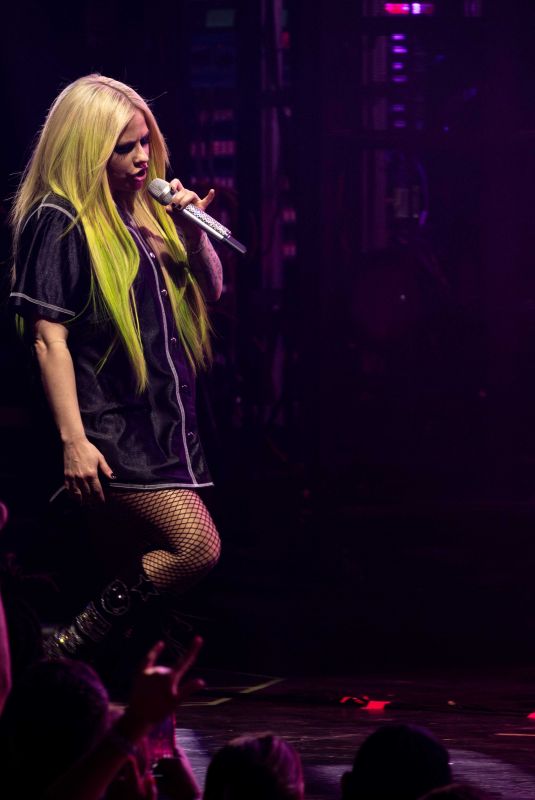 AVRIL LAVIGNE Performs Her Greatest Hits Tour at Hard Rock Live Hollywood 06/21/2025
