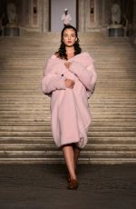 DEVA CASSEL at Max Mara Resort 2026 Collection Fashion Show in Caserta 06/17/2025