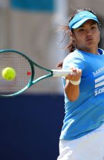 EMMA RADUCANU Practices for Lexus Eastbourne Open in Eastbourne 06/23/2025