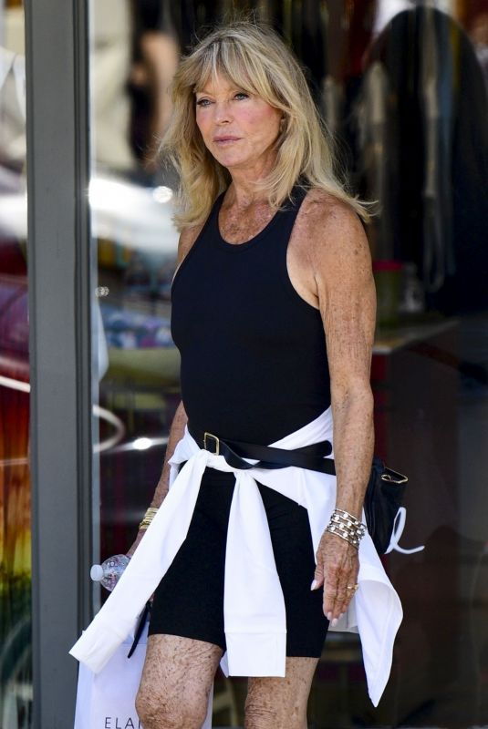 GOLDIE HAWN Out Shopping in Brentwood 05/31/2025