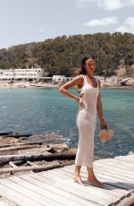 HELEN OWEN - Instagram Photos 06/29/2025
