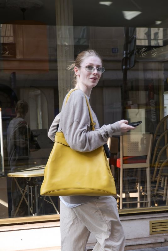 HUNTER SCHAFER Out and About in Paris 06/08/2025