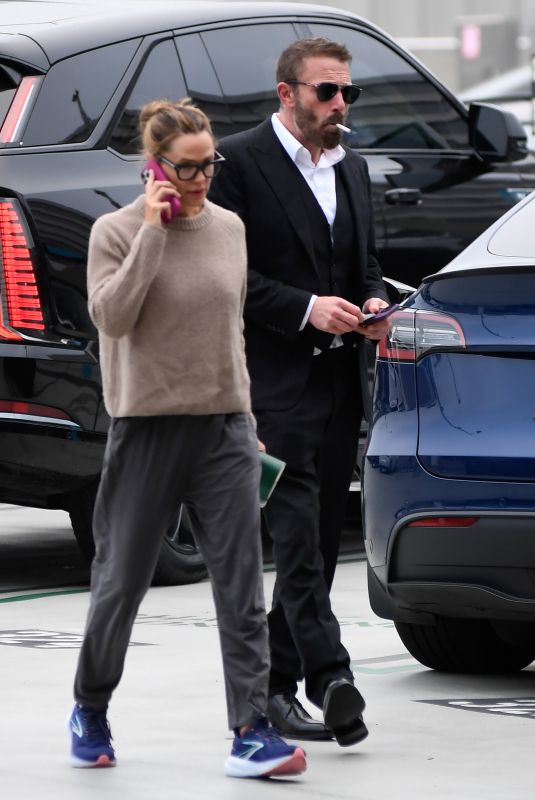 JENNIFER GARNER and Ben Affleck Out in Los Angeles 06/11/2025