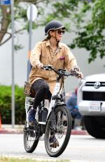 JENNIFER GARNER Out for Bike Ride in Brentwood 06/01/2025