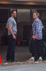 JENNIFER GARNER Shares Hug and Kiss with Boyfriend John at His LA Bachelor Pad 06/05/2025
