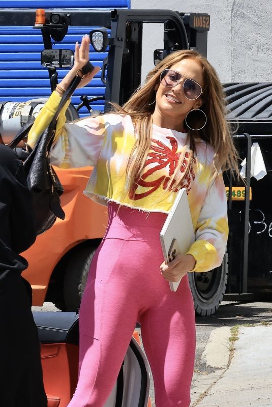 JENNIFER LOPEZ Arrives at a Studio in Los Angeles 06/12/2025