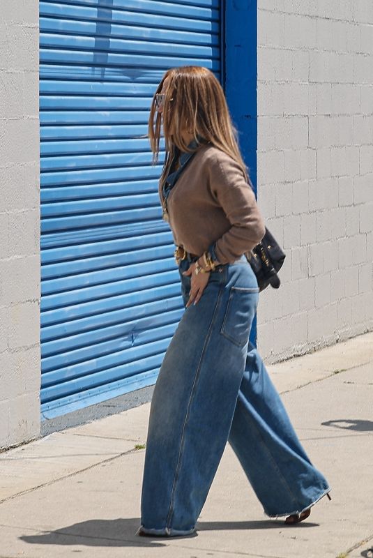 JENNIFER LOPEZ Making Her Way to Studio in Los Angeles 06/14/2025