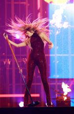 KELSEA BALLERINI Perorms Live On Tour in Nashville 01/31/2002