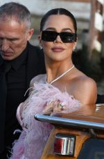 KIM and KHLOE KARDASHIAN En Route to Jeff Bezos