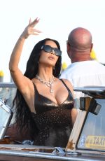 KIM and KHLOE KARDASHIAN En Route to Jeff Bezos