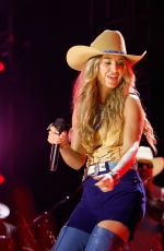 LAINEY WILSON Performs at CMA Fest 2025 Day One in Nashville 06/05/2025