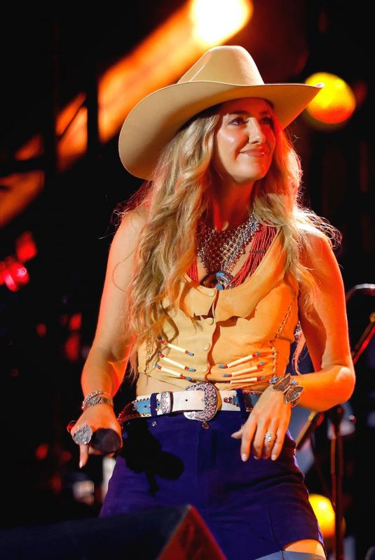 LAINEY WILSON Performs at CMA Fest 2025 Day One in Nashville 06/05/2025