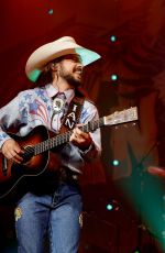 LAINEY WILSON Performs at Ian Munsick: Horses Are Faster Tour in Nashville 04/17/2025