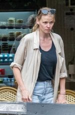 LARA STONE Outside Roni