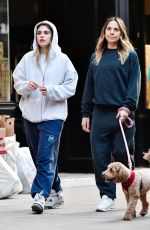 MELANIE CHISHOLM Gabs a Nuttela Crepe at Hampstead