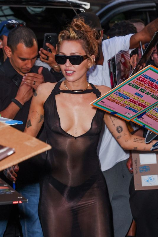 MILEY CYRUS Arrives Back to Her Hotel in New York City 06/04/2025