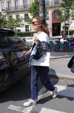 NATALIE PORTMAN Out and About in Paris 06/09/2025