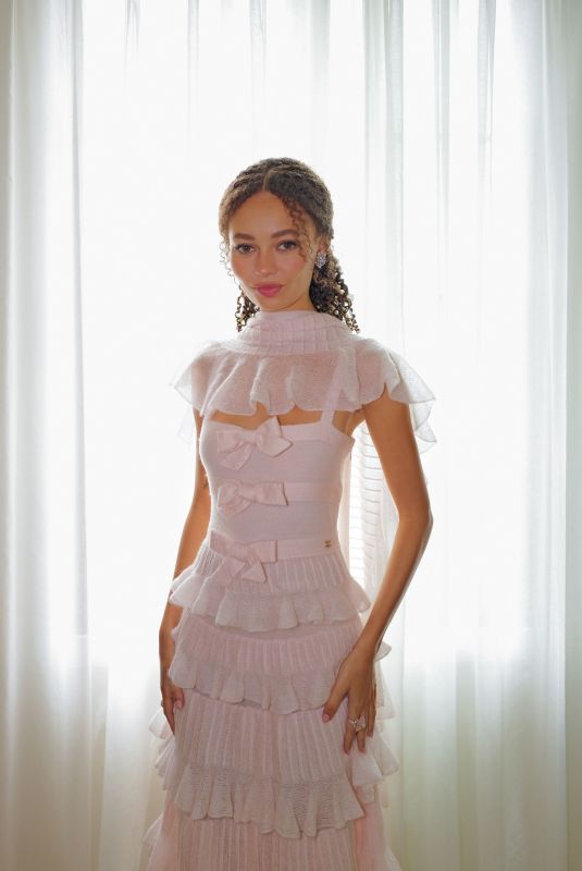 NICO PARKER for Elle Magazine, June 2025
