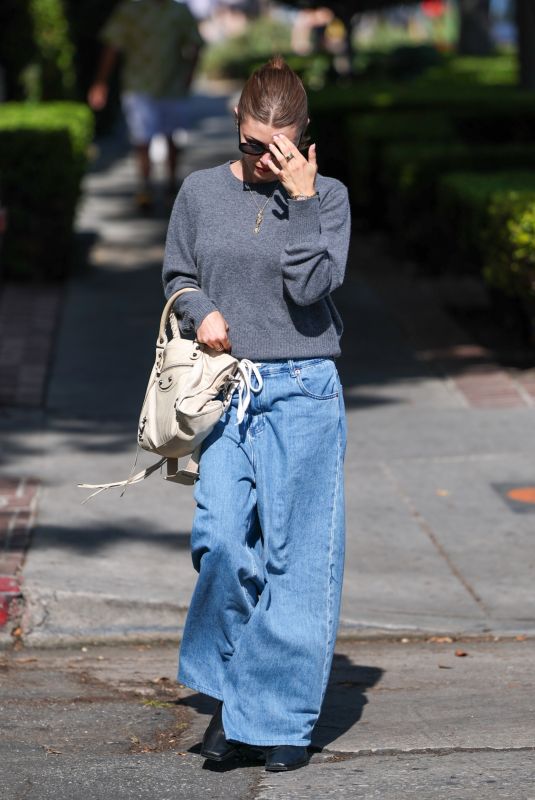 OLIVIA JADE Out and About on Melrose Place in West Hollywood 06/20/2022