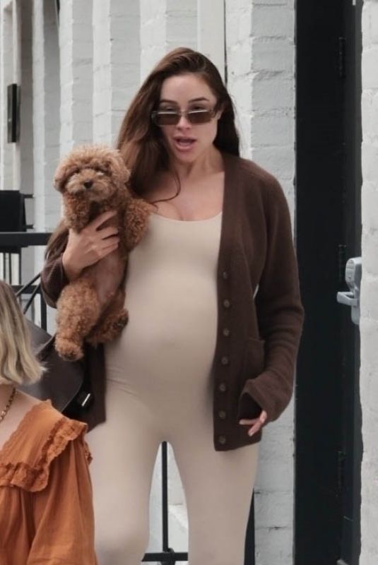 Pregnant OLIVIA CULPO Leaves a Hair Salon in Beverly Hills 06/20/2025