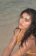 RAYNA VALLANDINGHAM - Sports Illustrated Swimsuit Photoshoot
