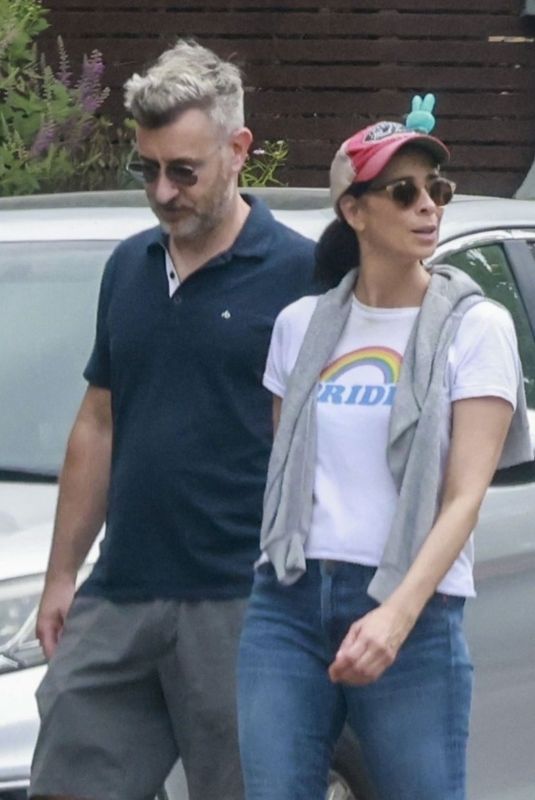 SARAH SILVERMAN and Rory Albanese Visiting a Friend