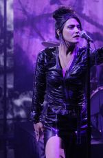 SHARON VAN ETTEN & The Attachment Theory Performs at Jimmy Kimmel Live 05/20/2025