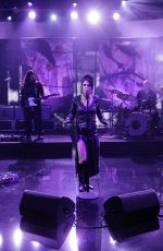 SHARON VAN ETTEN & The Attachment Theory Performs at Jimmy Kimmel Live 05/20/2025
