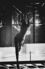 TATE MCRAE Performs on Her Miss Possessive World Tour at Accor Arena in Paris 05/27/2025