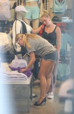 ADDISON RAE in Heels and Daisy Dukes Out Shopping at Lululemon in Los Angeles 07/14/2025