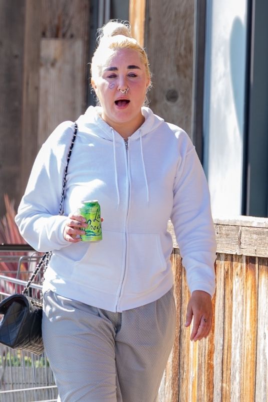 AMANDA BYNES Out in Malibu 07/12/2025
