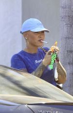 AMBER ROSE Smoke a Cigarette After Lunch at Crossroads Kitchen 07/08/2025