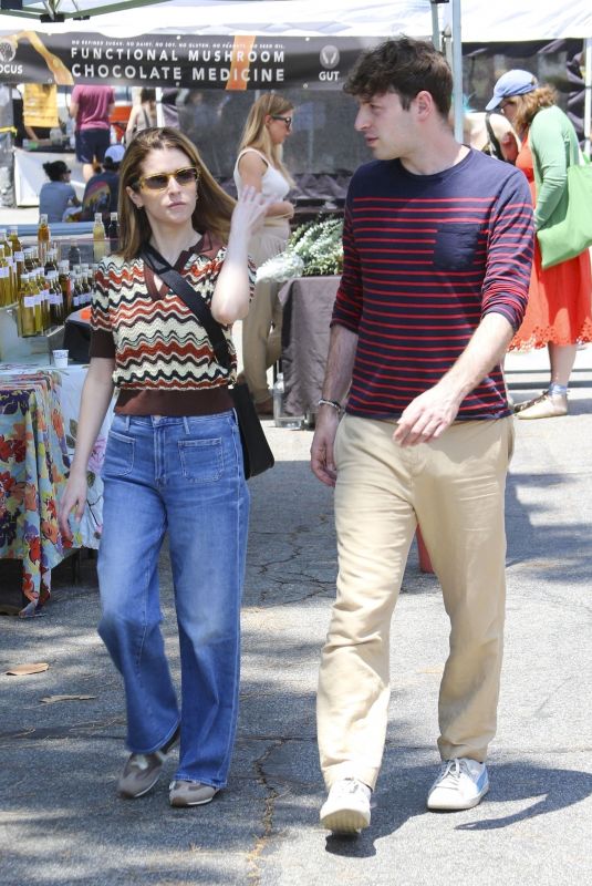 ANNA KENDRCK and Alex Edelman Out at the Farmer