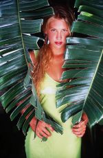 ANNA KOURNIKOVA - Photoshoot from 2004