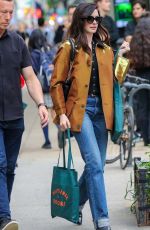 ANNE HATHAWAY Out Book Shopping in New York City 04/28/2025
