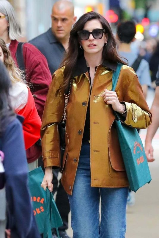 ANNE HATHAWAY Out Book Shopping in New York City 04/28/2025