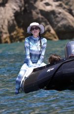 ANNE HATHAWAY with Her Family on Amalfi Coast 07/06/2025