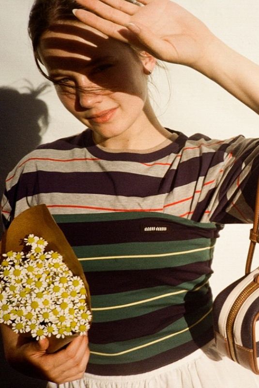 CAILEE SPAENY - Instagram Photos 07/22/2025