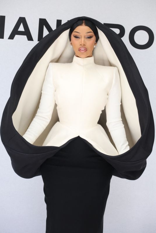 CARDI B at Stephane Rolland Photocall at Paris Faashion Week 07/08/2025