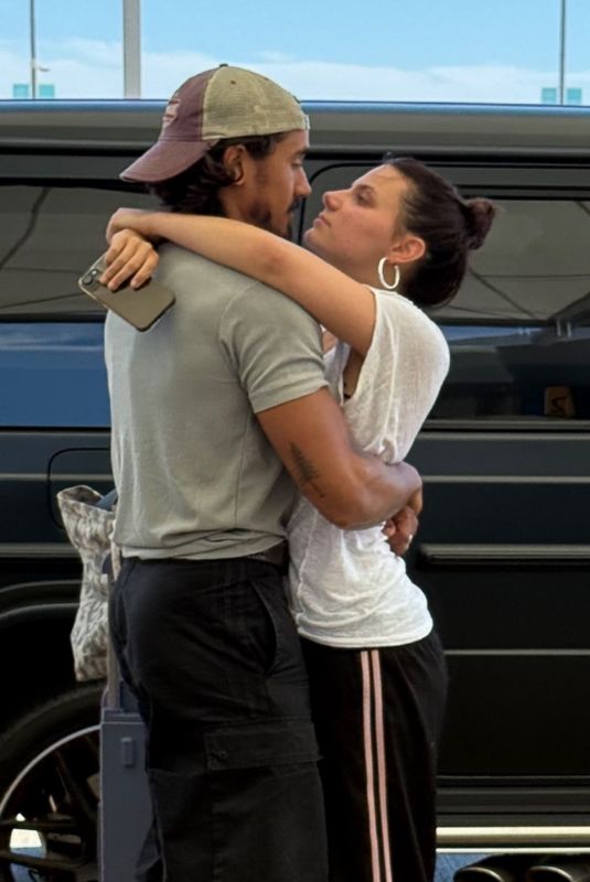 DAFNE KEEN Shares a PDA Goodbye with Michael Cimino at Comic-Con in San Diego 07/28/2025