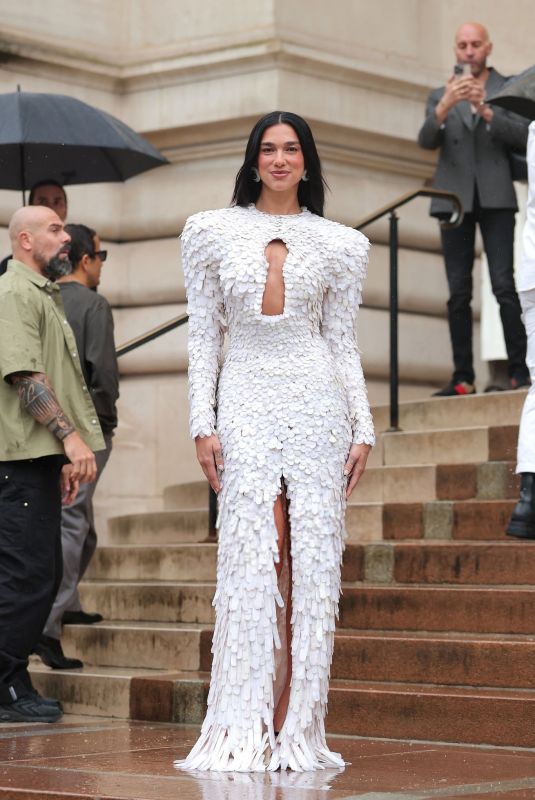 DUA LIPA at Schiaparelli Haute Couture F/W 25-26 Show at Paris Fashion Week 07/07/2025