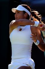EMMA RADUCANU Defeats Mingge Xu in First Round of Ladies