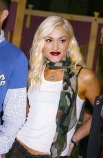 GWEN STEFANI at MTV Video Music Awards at Radio City Music Hall in New York 08/29/2002